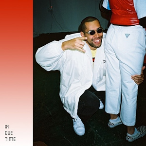 美女丝袜自慰到高潮
